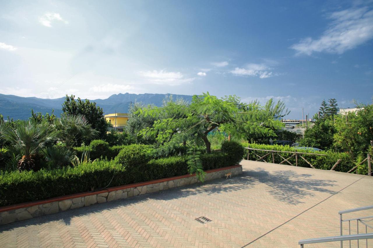 Villa Rosa Pompei Studios Santa Maria La Carita ภายนอก รูปภาพ