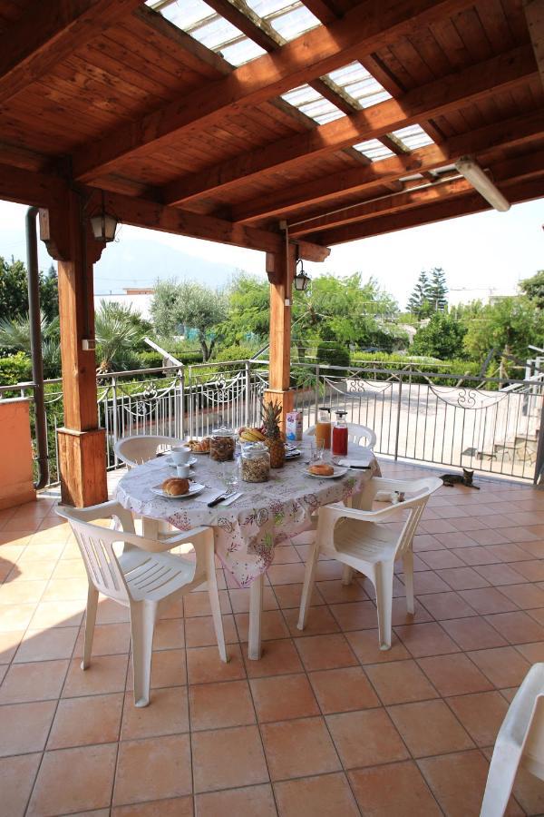 Villa Rosa Pompei Studios Santa Maria La Carita ภายนอก รูปภาพ