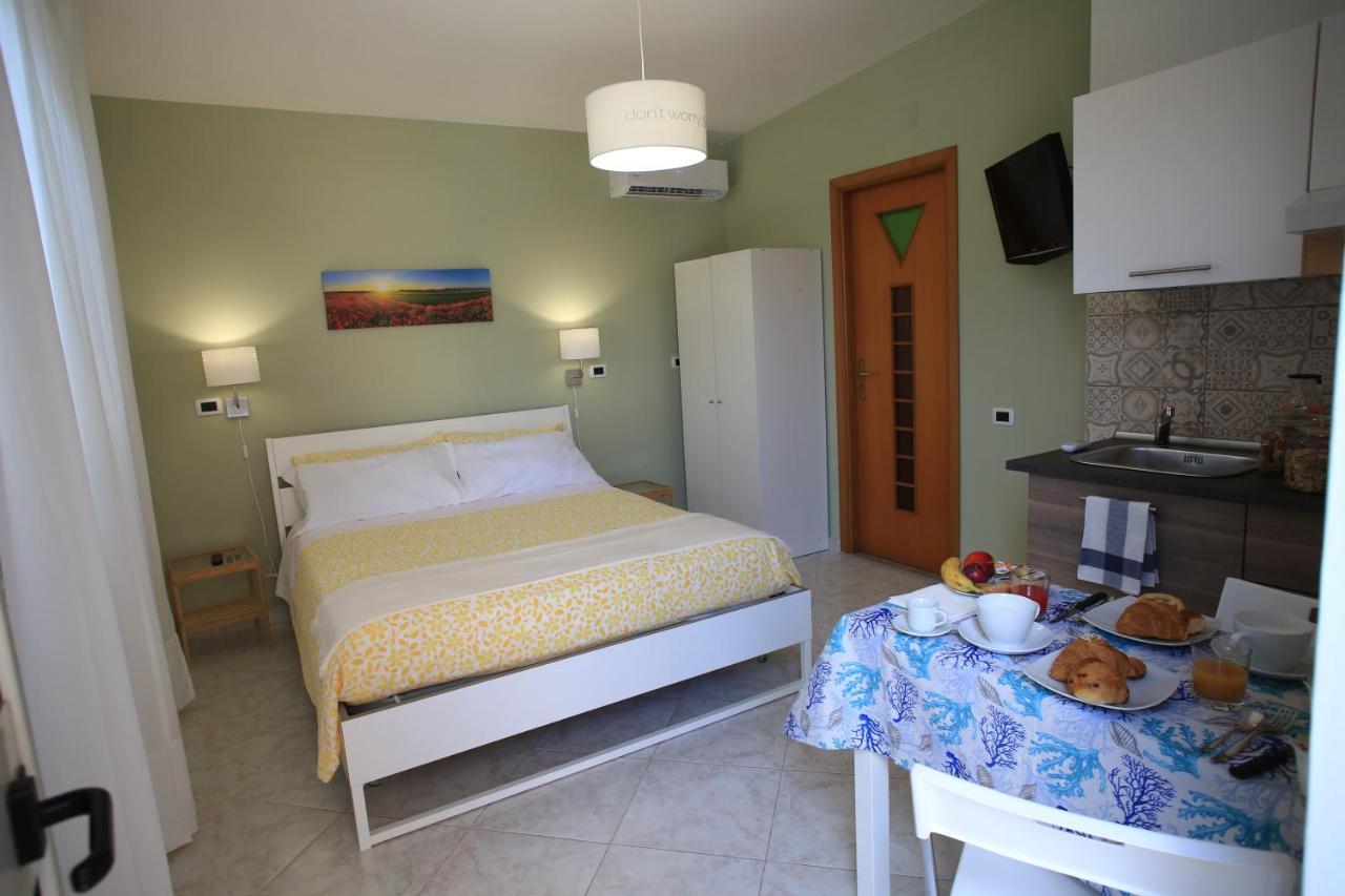 Villa Rosa Pompei Studios Santa Maria La Carita ภายนอก รูปภาพ